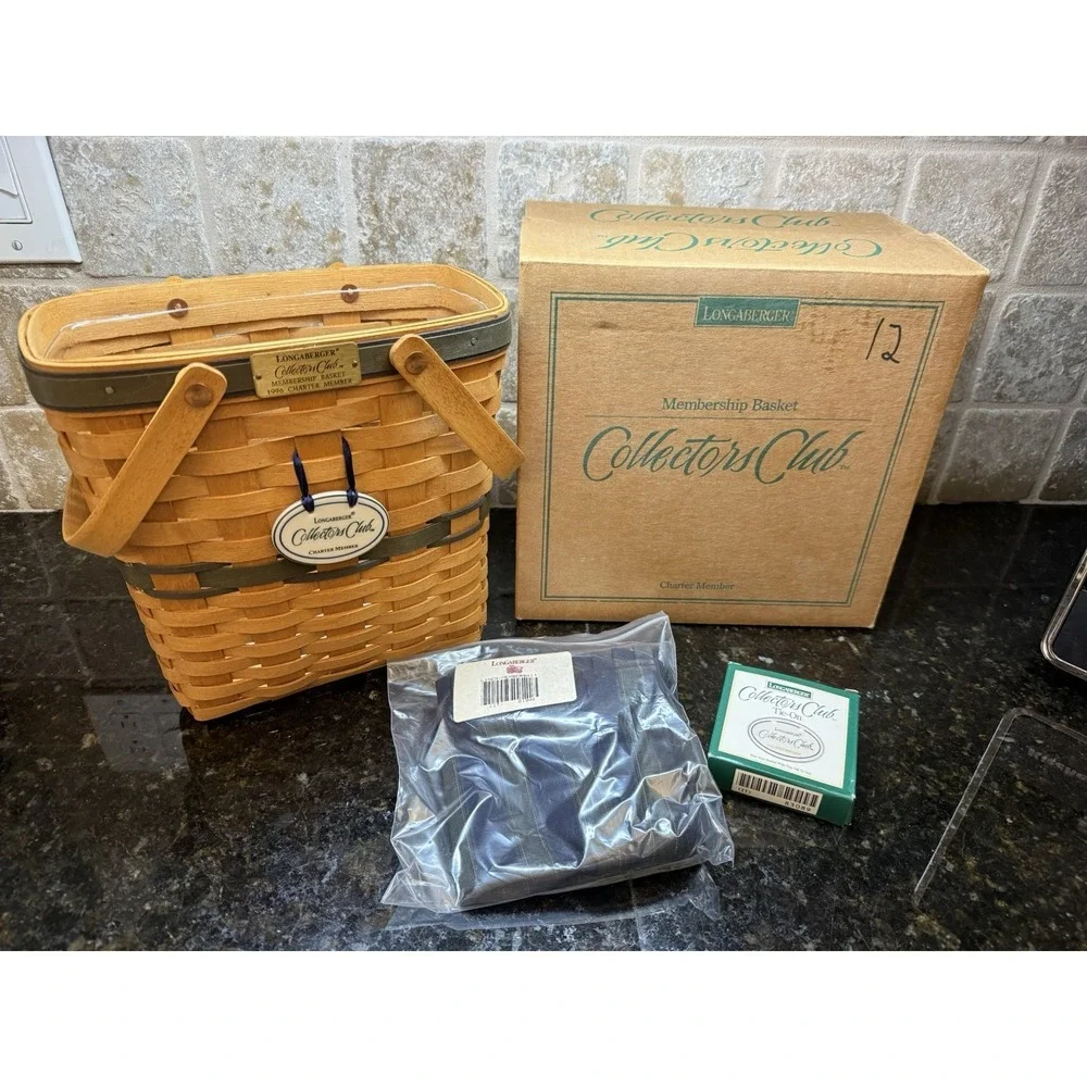 BRAND‎ NEW Longaberger Collectors Club Charter Membership Basket 1996 W/ Liner